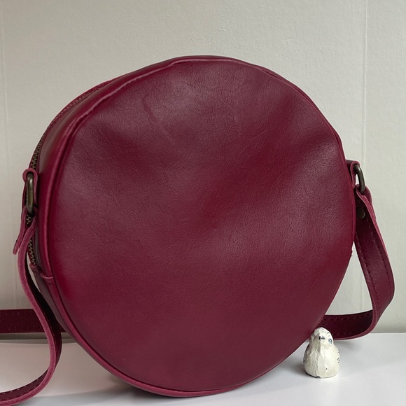 Portland Leather Crossbody Bag - Picture 6 of 16